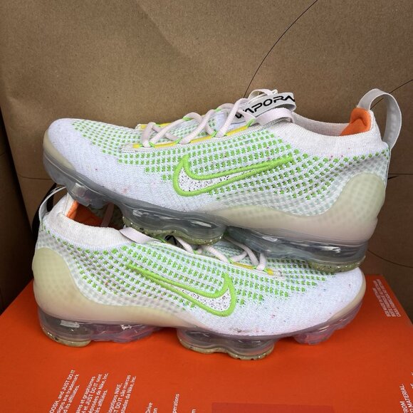 NEW Nike Air VaporMax 2021 Flyknit FD0871-100 Green “Feel Love” Women Size 7 - Picture 1 of 5